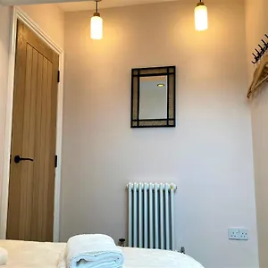 Escape 2 Unwind, Minster Retreat - Sleeps 5 Apartment York