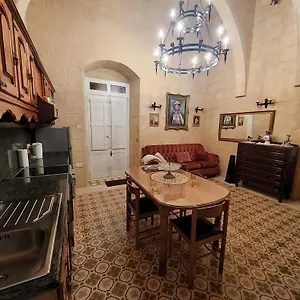 Cozy Corner House In - Authentic! Holiday home