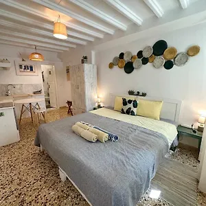 Petra Pelikan Apartment Mykonos Town